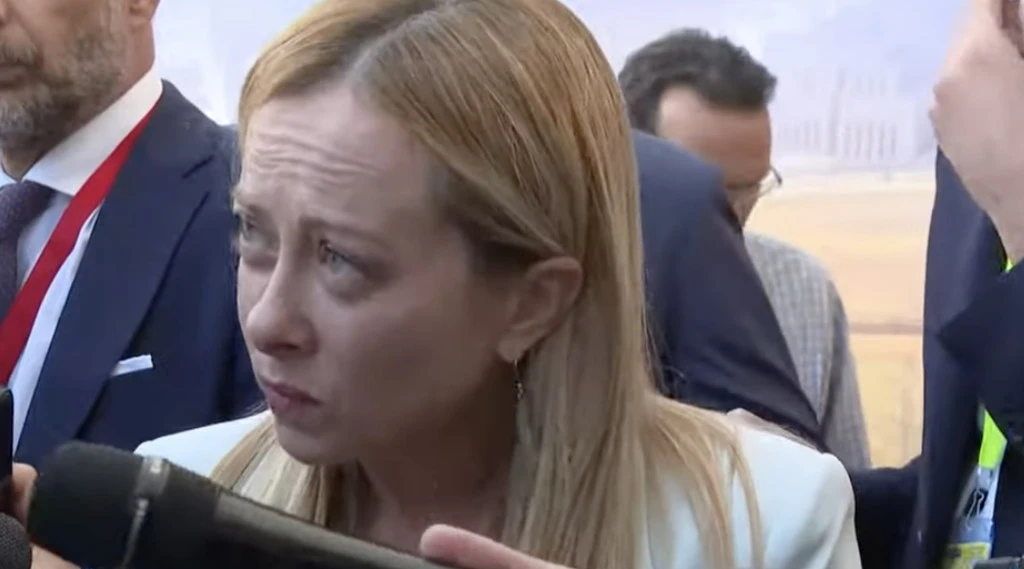 Giorgia Meloni, la risposta su Giambruno: "Sto bene, faccio il mio lavoro come sempre"