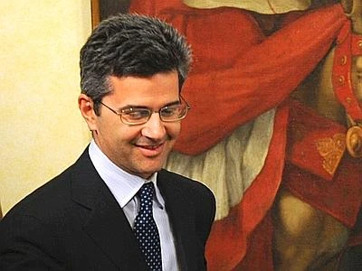 Lascia il sottosegretario Zoppini: "Ho ricevuto avviso di garanzia"