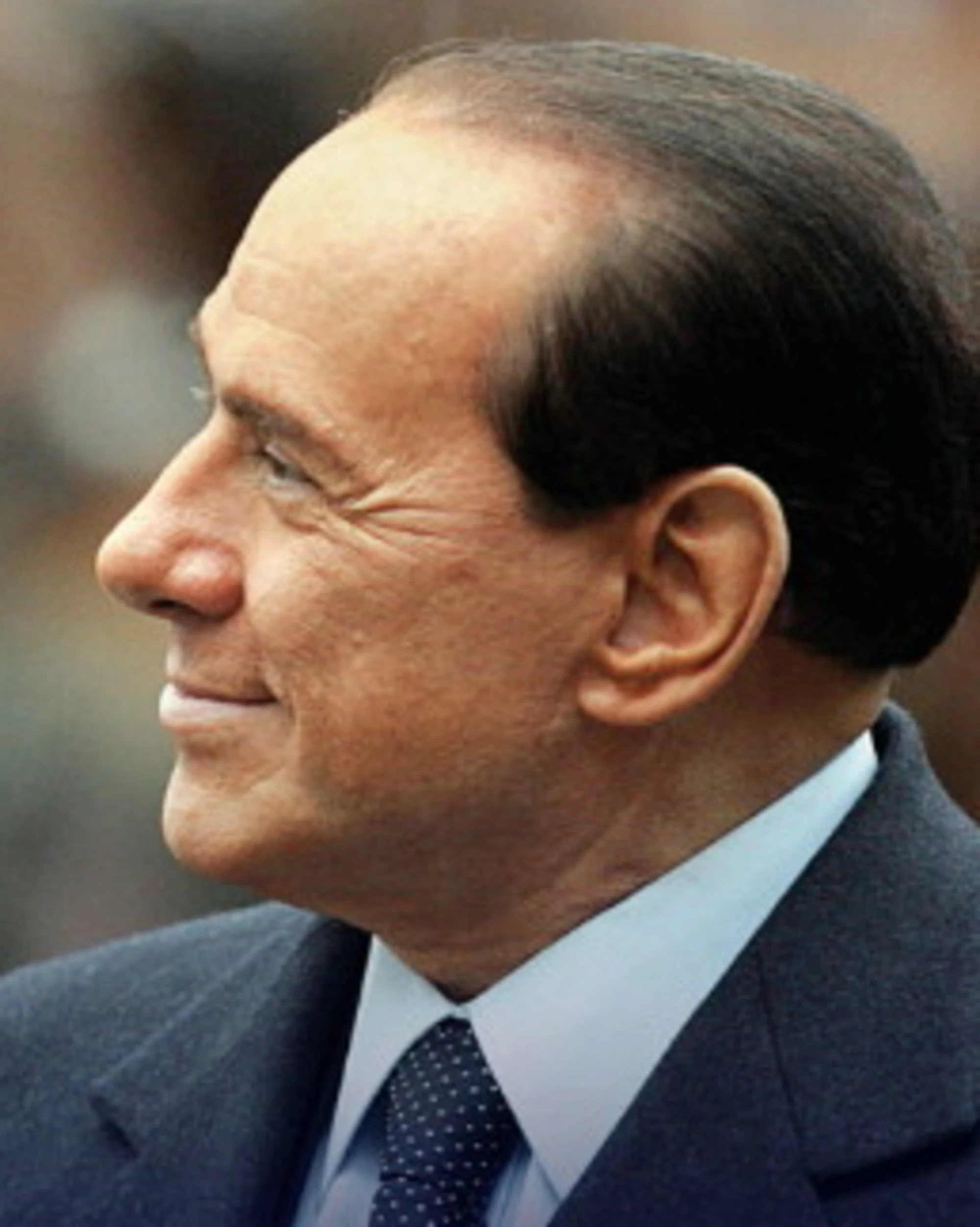 Silvio Berlusconi, l'omaggio unisce il pubblico