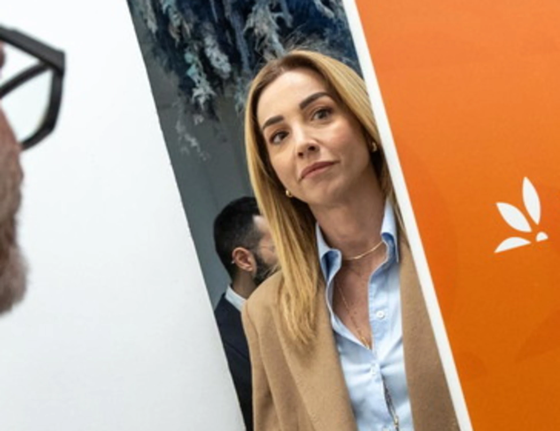 Silvia Salis, la moderata a braccetto con i picchiatori rossi