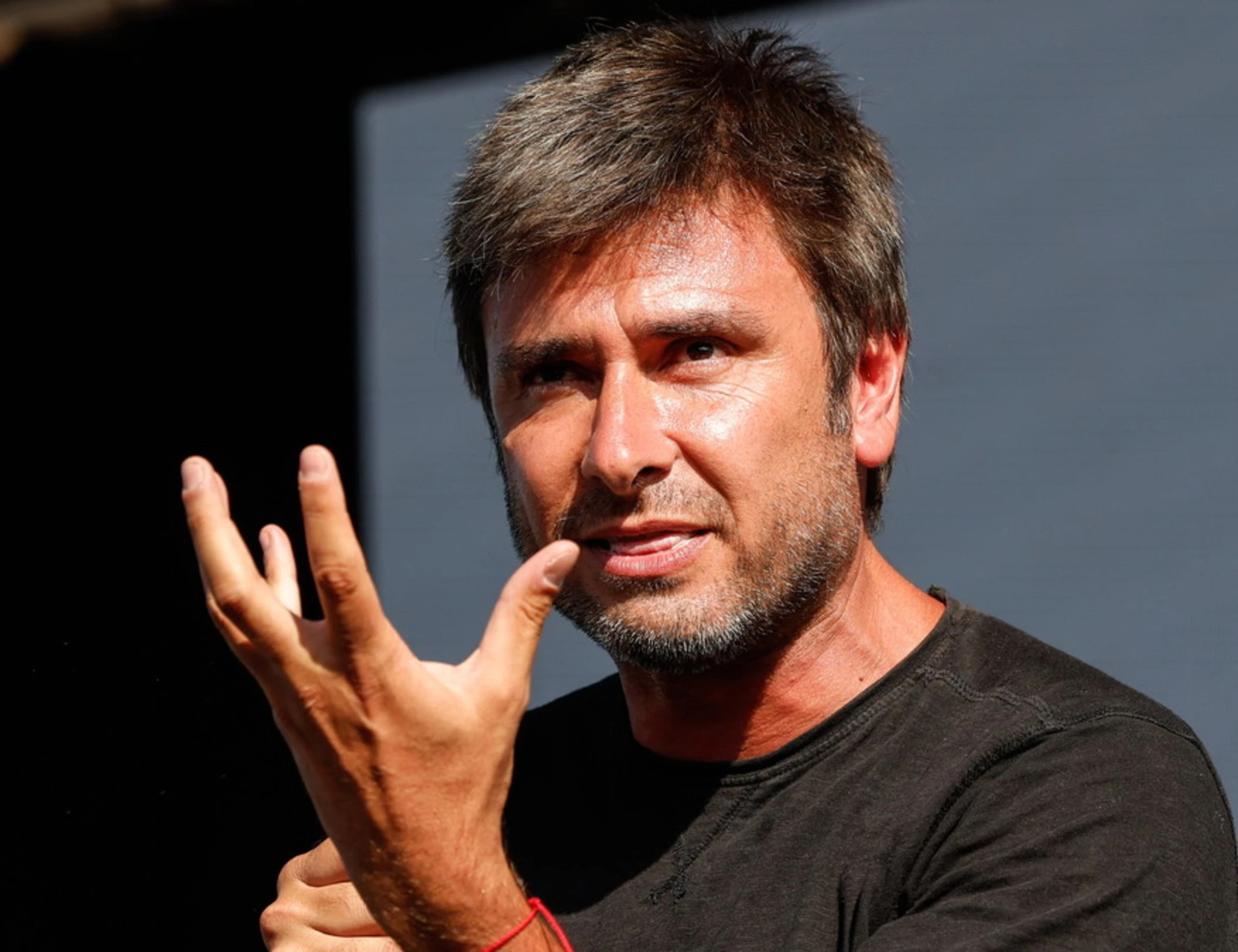 Alessandro Di Battista in terapia intensiva: il quadro si complica, cosa trapela