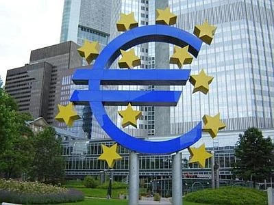 Bce: tassi a 0,5%, minimo storico