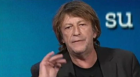 Mare Jonio, all'interrogatorio lo sfregio di Luca Casarini a Matteo Salvini: "Io rispondo, altri invece..."