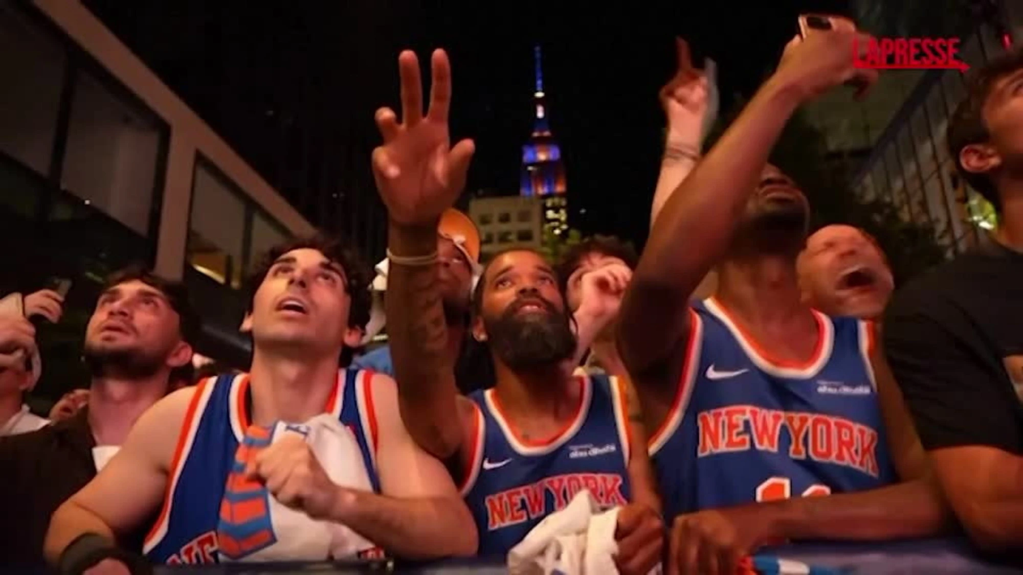 Nba Finals 2026, Knicks campioni dopo 53 anni: esplode la festa a New York