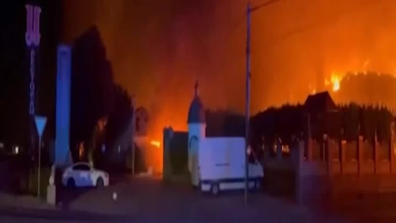https://media.liberoquotidiano.it/WQSrgy3LtvCukSp-eTLtUGxB9pqCM3kpKQKiasw5-hY/width:800/quality:90/aW1hZ2VzLzIwMjYvMDgvMjkvMTI0NTIzODIxLTNiM2NiNzUxLTVkYmUtNGVjZi04ZWQ3LTcxNDE2ZWM2MTUzOC5qcGc.webp