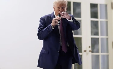 https://media.liberoquotidiano.it/WR2h5bcd92_RmS0ojf4_uJqB63YWwupnvyWQPYoeayc/width:800/quality:90/aW1hZ2VzLzIwMjUvMDkvMDYvMTI1MzA2MDIzLWE2Njc0NWY0LTNmNjItNGQzYi1iYTZlLWEyNjkxZTI3MTExNy5qcGc.webp