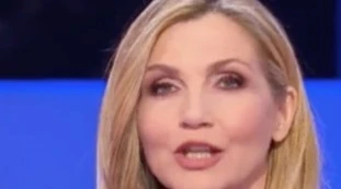 La vita in diretta, Lorella Cuccarini fatta fuori: "Ragioni di orgoglio", voci sull'umiliazione che le ha riservato la Rai