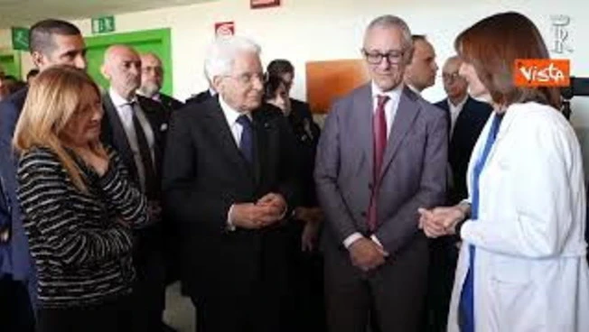 Mattarella ai medici dell'ospedale di Modena: Avete la riconoscenza di tutti i concittadini