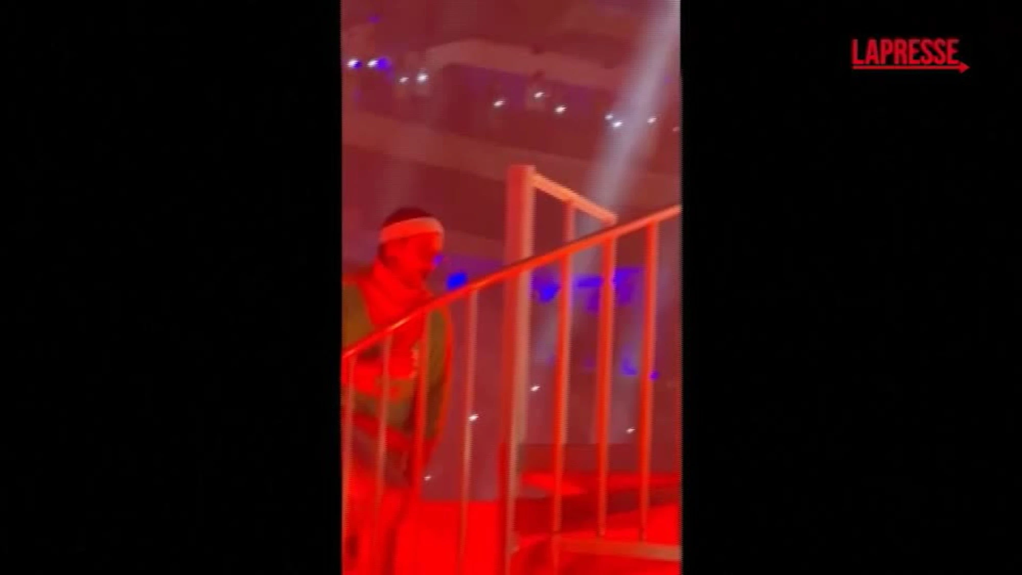 Bad Bunny onora Pelé, cosa indossa al concerto a San Paolo