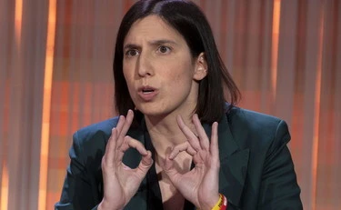 Sigonella, Elly Schlein all'assalto: "Conferma le nostre preoccupazioni, Meloni in parlamento"