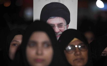 Iran, la diretta della guerra: "Khamenei si è sacrificato", la rivelazione. Ahmadinejad è ancora vivo