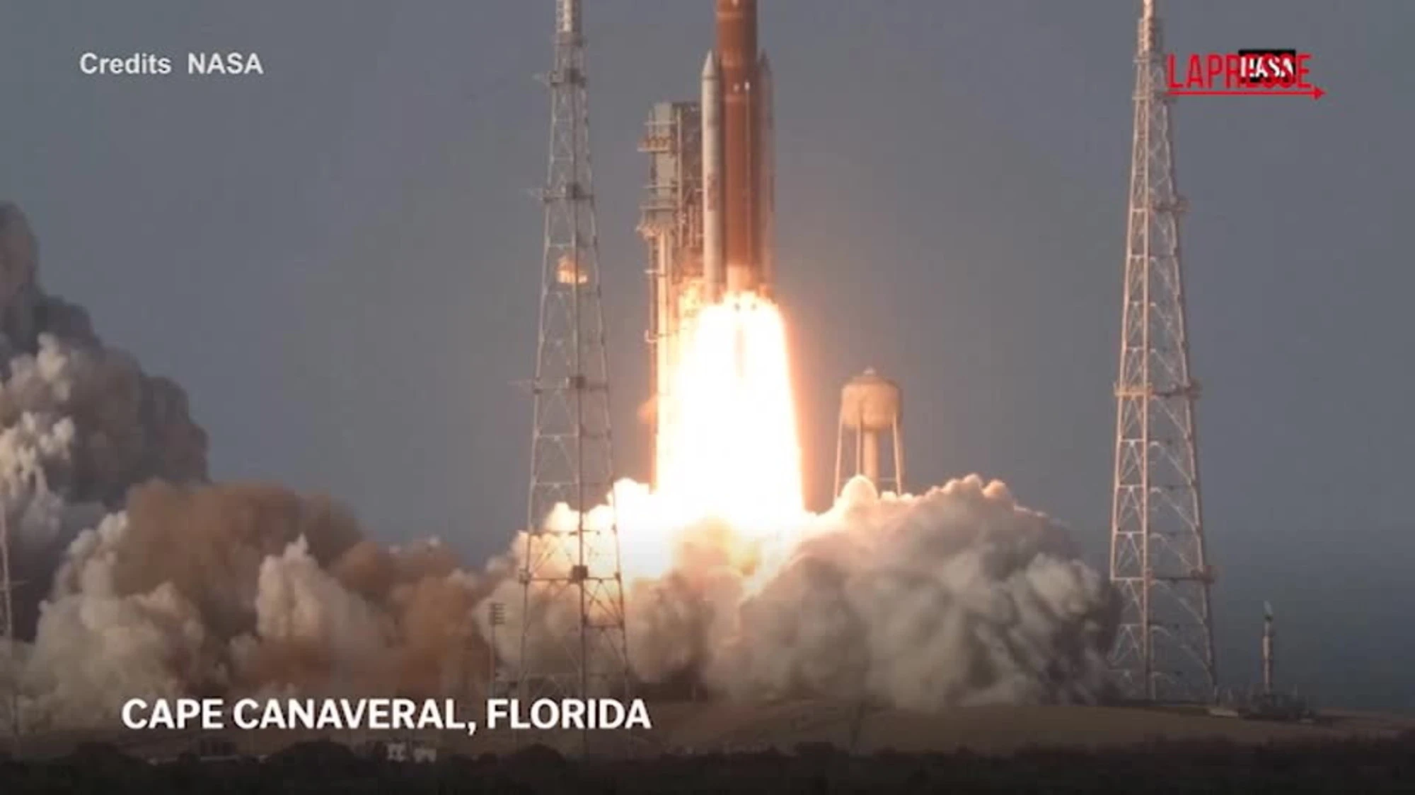 Spazio, la missione Artemis II partita per la Luna