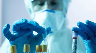 Coronavirus, bollettino 13 giugno: in calo contagi e ricoveri. In Lazio e Veneto zero morti dopo quasi un anno