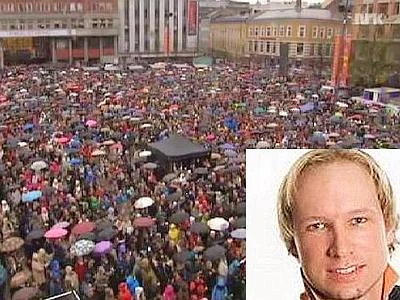 Oslo, in 40mila in piazza per cantare un brano odiato da Breivik