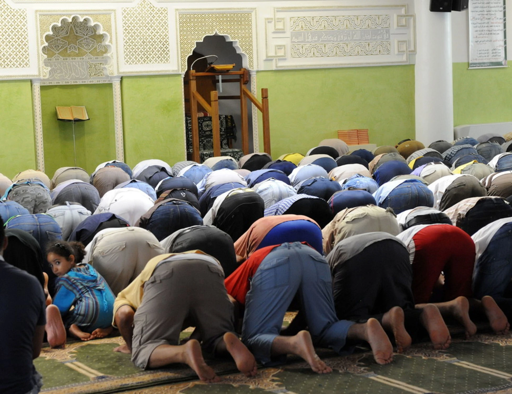 Scuola in mano agli islamici: "Niente prof", salta l'ora di religione