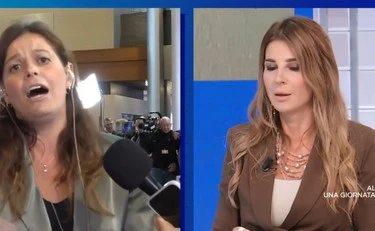 Ilaria Salis perde il controllo in diretta con Matilde Siracusano: "Ma chi è sta qua?"