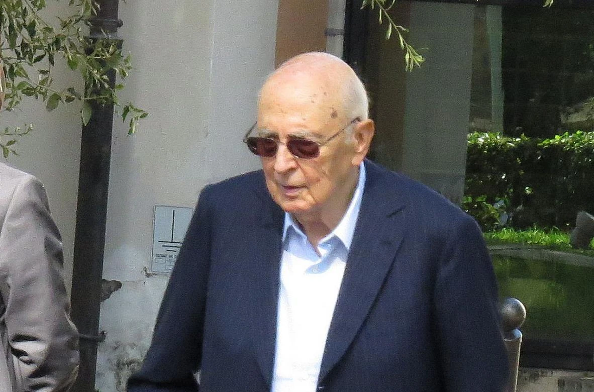 Giorgio Napolitano, la lettera al Senato per Di Maio e Salvini: "Il governo non deve ingannare l'Europa"