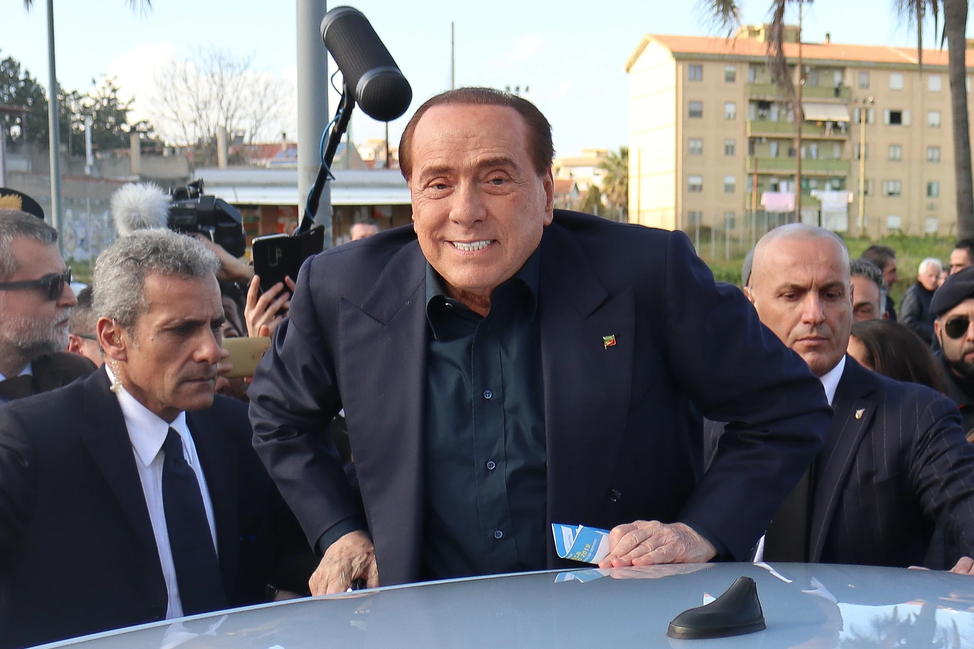 Silvio Berlusconi dribbla i magistrati al processo escort: l'ultima mossa vincente