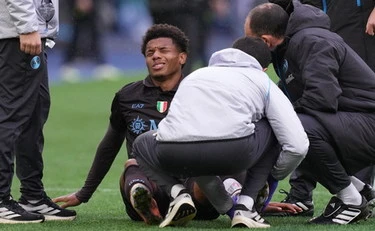 Napoli, Conte disperato: Neres rischia l'operazione