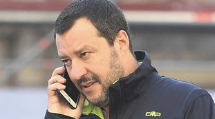 Sergio Mattarella al telefono con Matteo Salvini: "Quella m***a", le chat dei magistrati e le ombre sulla giustizia