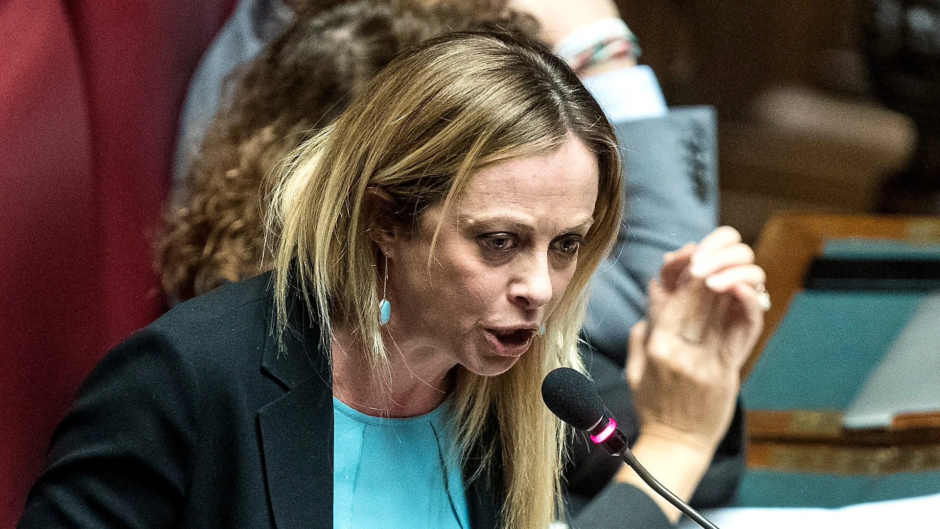 Giorgia Meloni, durissimo appello a Matteo Salvini: "Basta farsi prendere in giro, scarica il M5s"