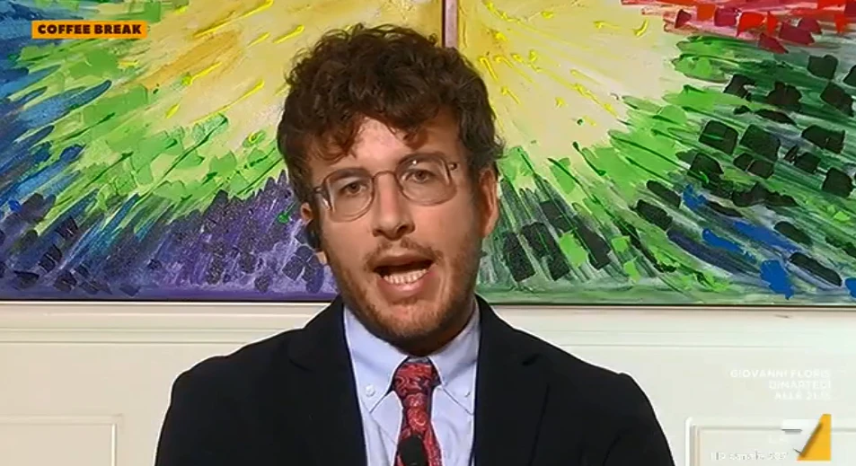 Diego Fusaro sull'Ilva: "C'è un gruppo straniero intenzionato a far genuflettere i sindacati e i governi"