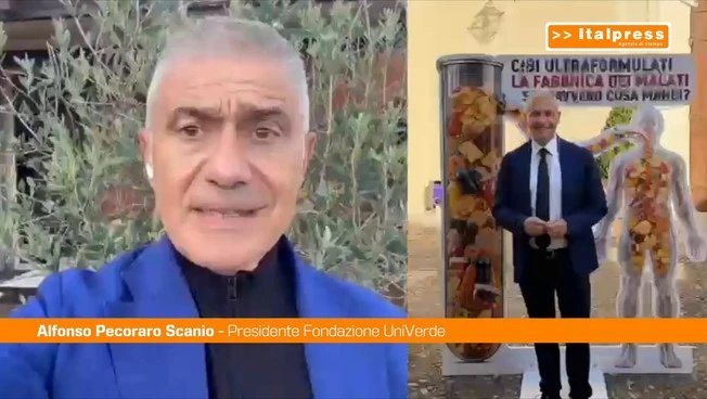 Pecoraro Scanio "Vietare cibi ultraprocessati in scuole e mense pubbliche”