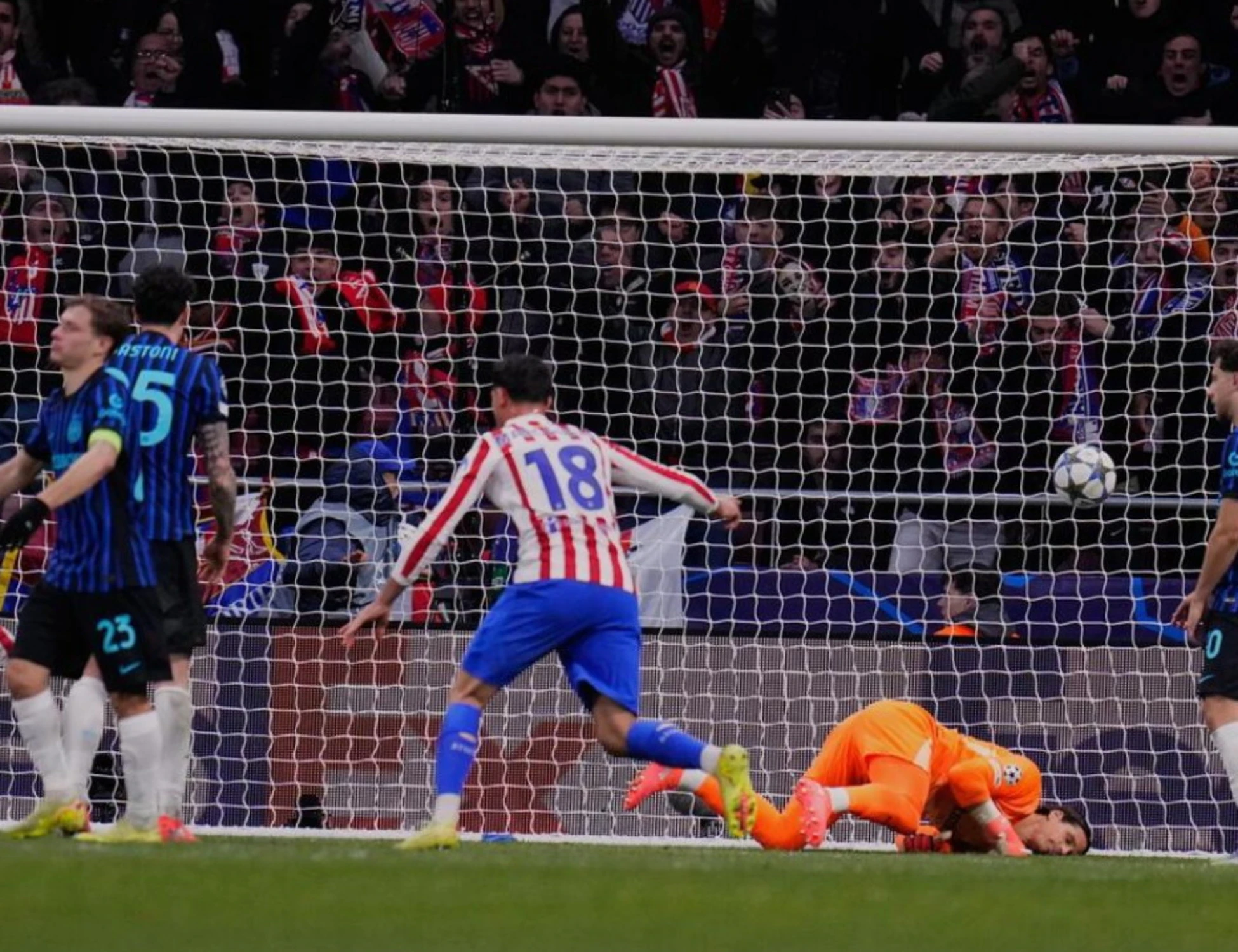 Inter, altra beffa: l'Atletico Madrid vince al minuto 92. Atalanta, che tris