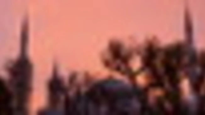 Papa Leone a Istanbul, appello per la pace e visita alla Moschea Blu