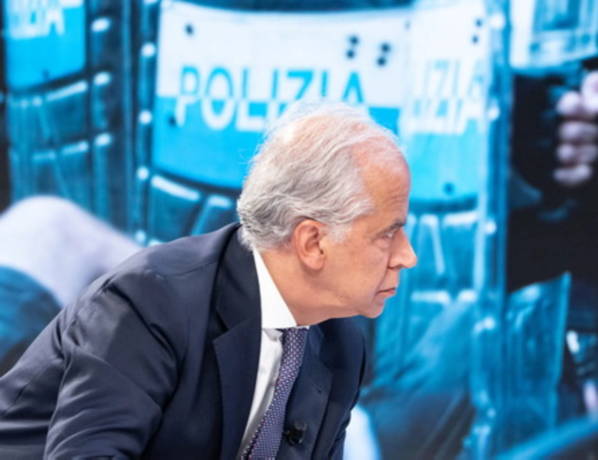 Matteo Piantedosi e i violenti, dai No Tav a Bologna: "Ormai è chiaro a tutti", ombre cupe sul voto 2027