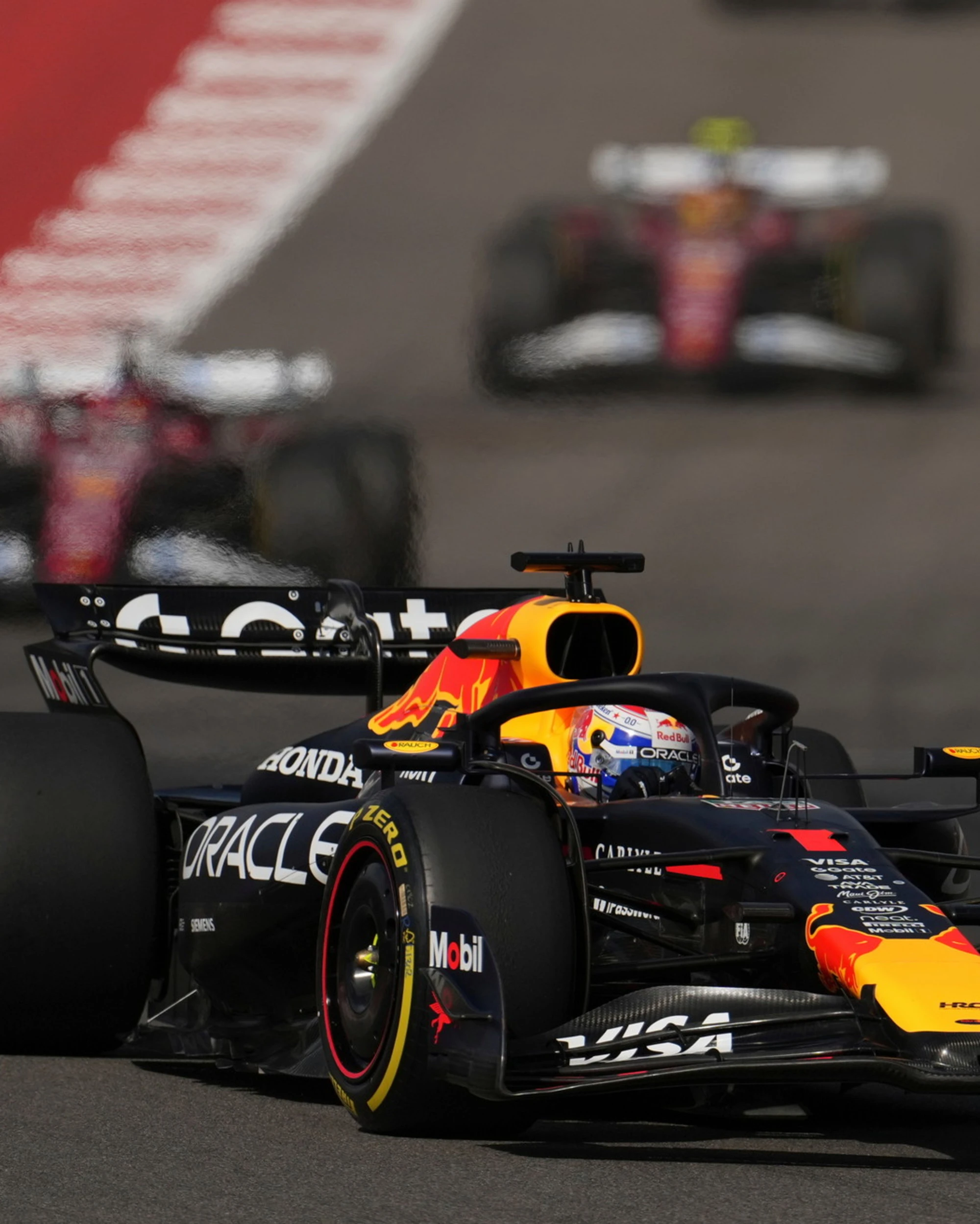 F1 Gp di Austin, Verstappen vince la sprint race: fuori Piastri e Norris dopo un incidente