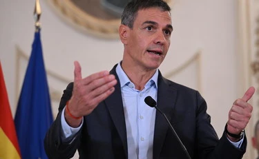 https://media.liberoquotidiano.it/WjTNpaJEtOzb8tpkBLw0JxbWN64jx9acG7qS6lOS9FE/width:800/quality:90/aW1hZ2VzLzIwMjYvMDgvMDkvMTIzNTA4NDY4LTg0NGUxZTM2LWQ4NGUtNDliNi05NmYzLTRkODJiZWU1MjU0Yy5qcGc.webp