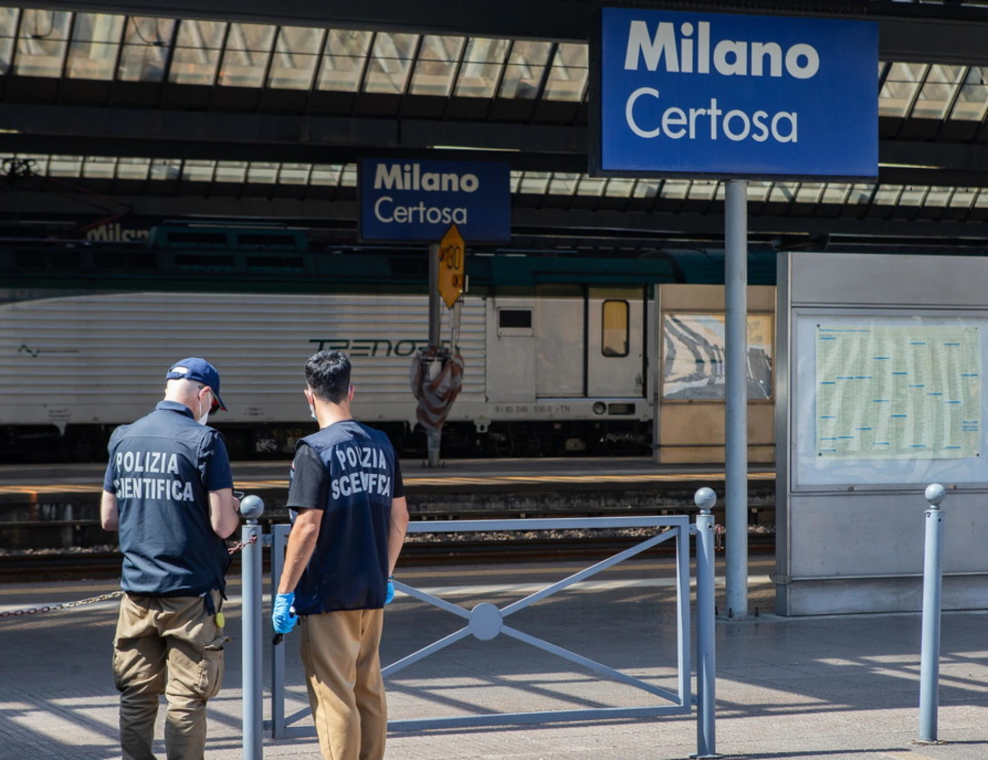 Gianluca ucciso a Milano: "Decine di coltellate". Tra gli indagati anche un rapper: ecco chi è