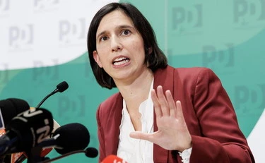 Elly Schlein e compagni, Caporetto mediatica: fanno quasi tenerezza