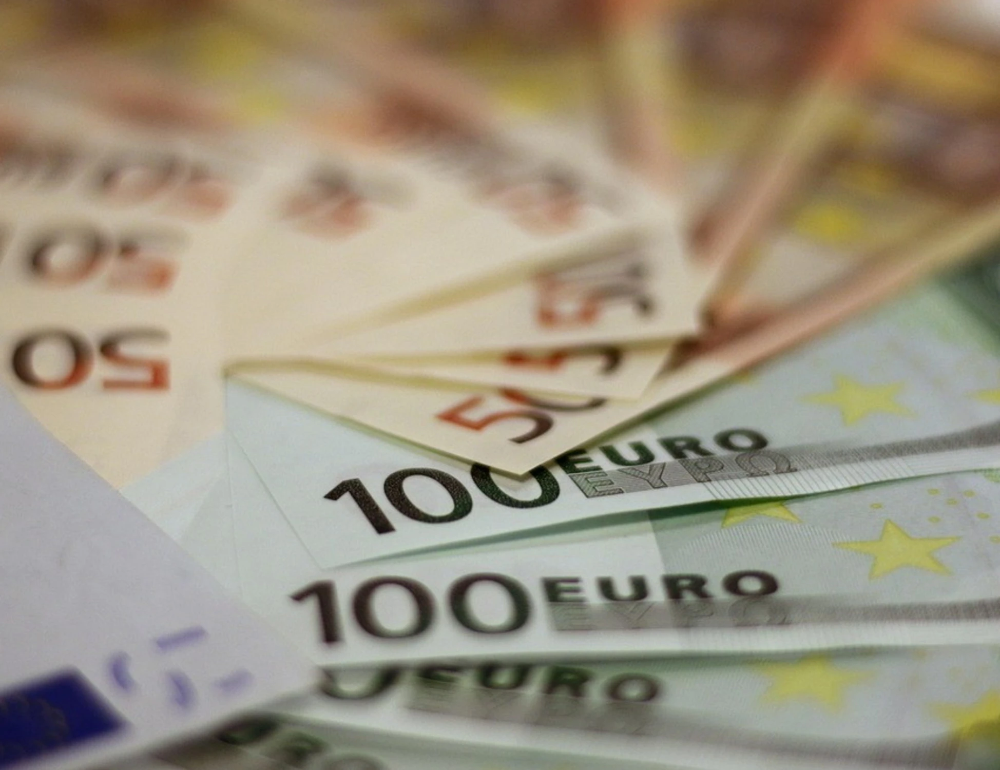 Spread ai minimi storici, spunta un tesoretto di 8 miliardi