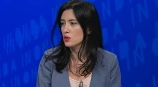 Lucia Azzolina in prima pagina sul Tempo, ridicolizzata con questa foto: "Ce semo quasi..."