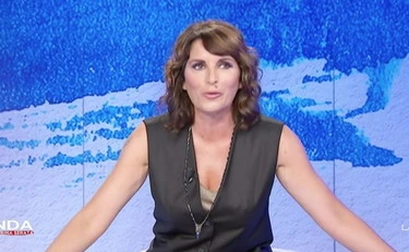 Nessun ospite interrompa la padrona di casa