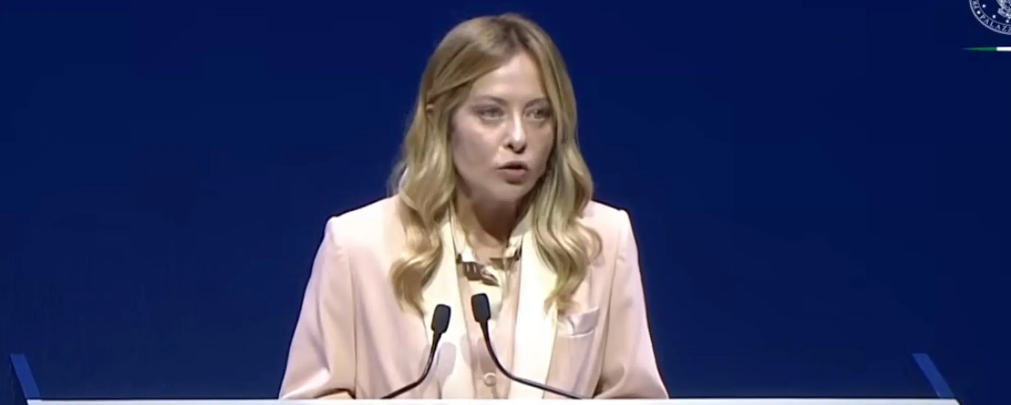 "L'Italia non è la Repubblica delle banane. No alla patrimoniale": Meloni, tre sberle alla sinistra