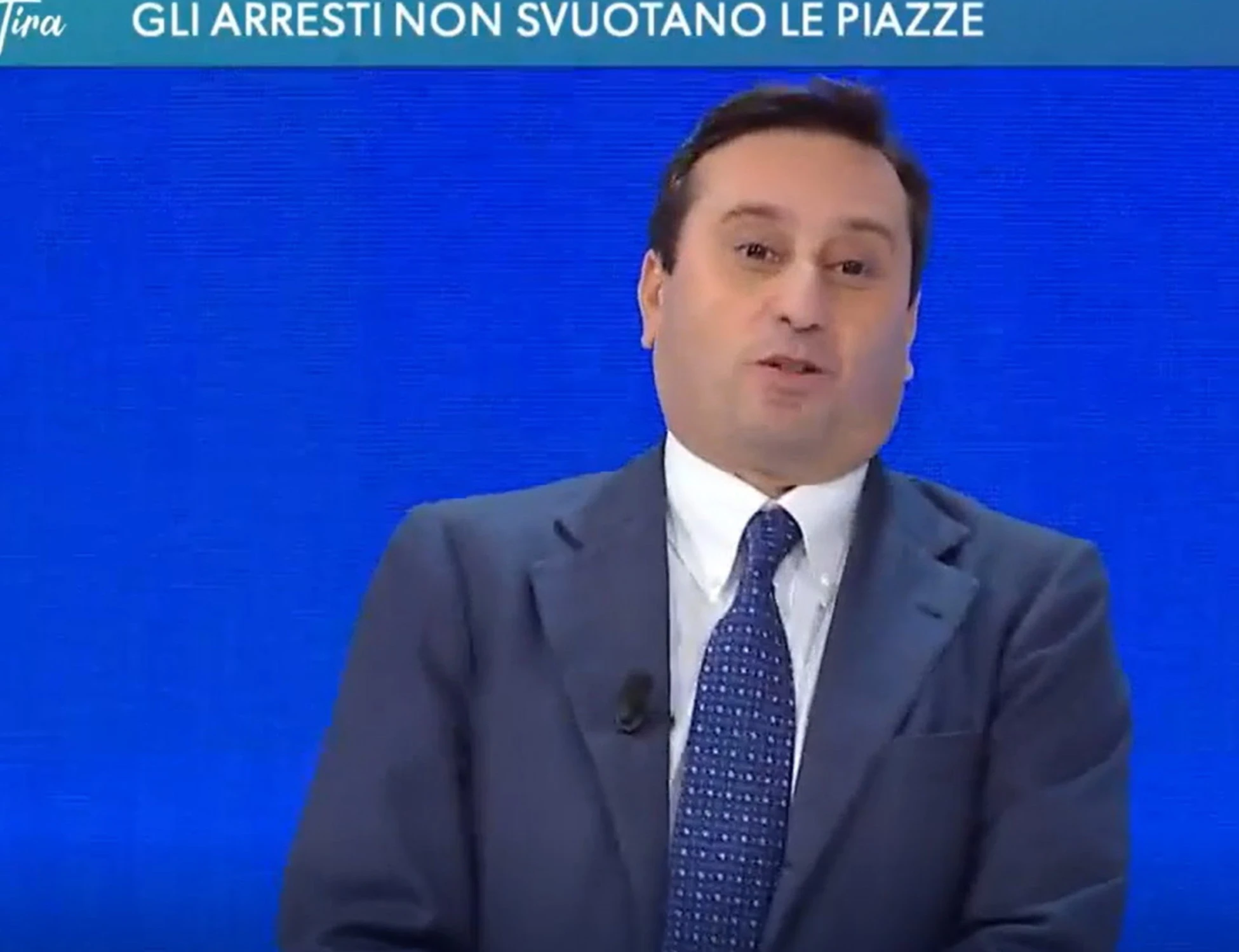 L'aria che tira, Parenzo sbotta con Caporale: "Ma questo è il mondo al contrario!"