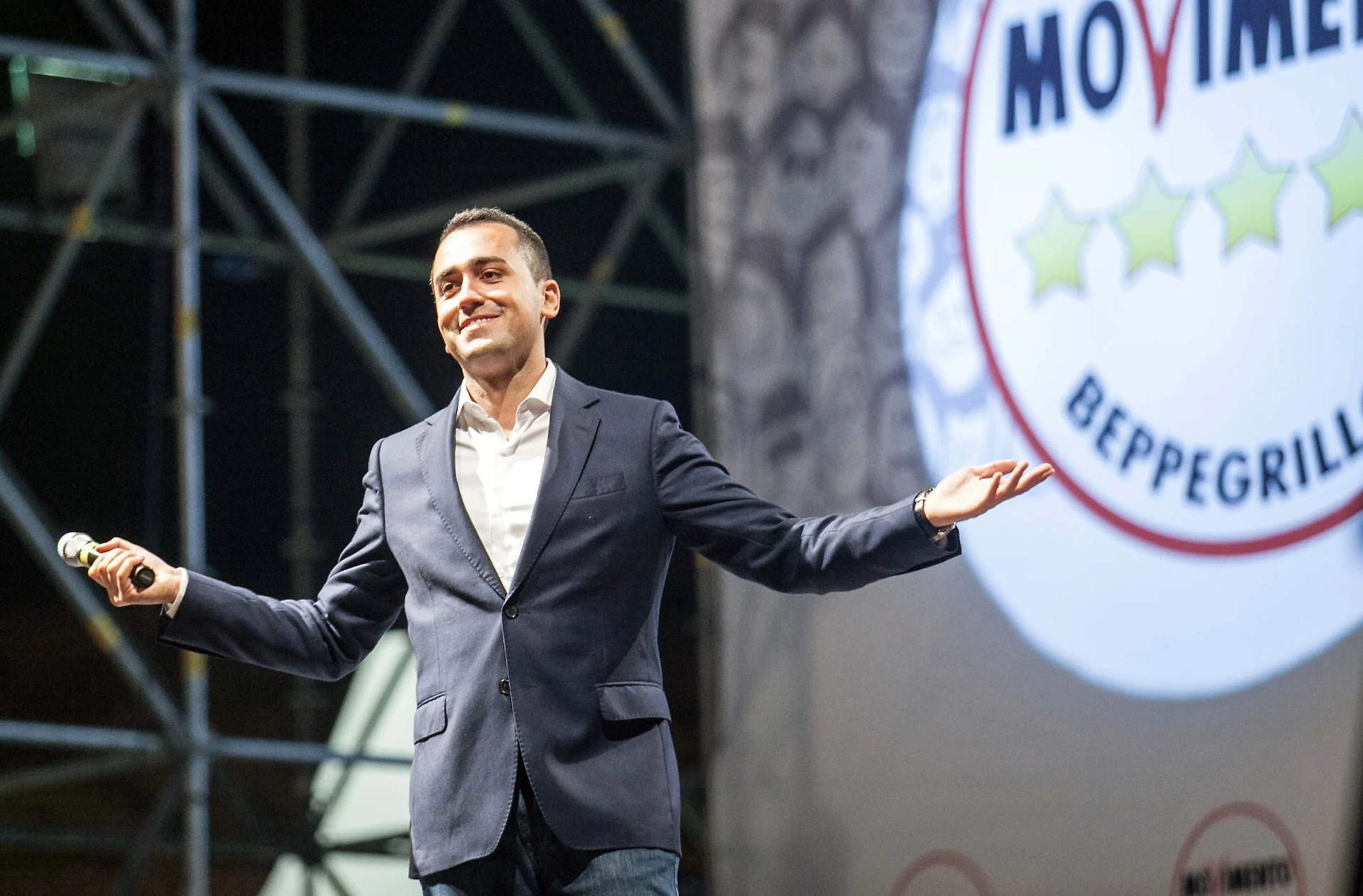 Luigi Di Maio: "Arbitrato sulle banche a Cantone è soluzione mediatica"