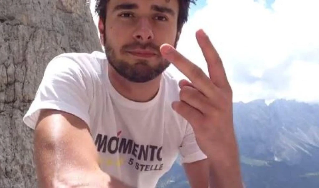 Alessandro Di Battista, ecco quanto spende in avvocati: cifre sconvolgenti, il peggio della Casta