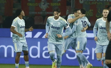 Serie A, la Juve sbanca a Cremona: Kostic-Cambiaso regalano la prima gioia a Spalletti