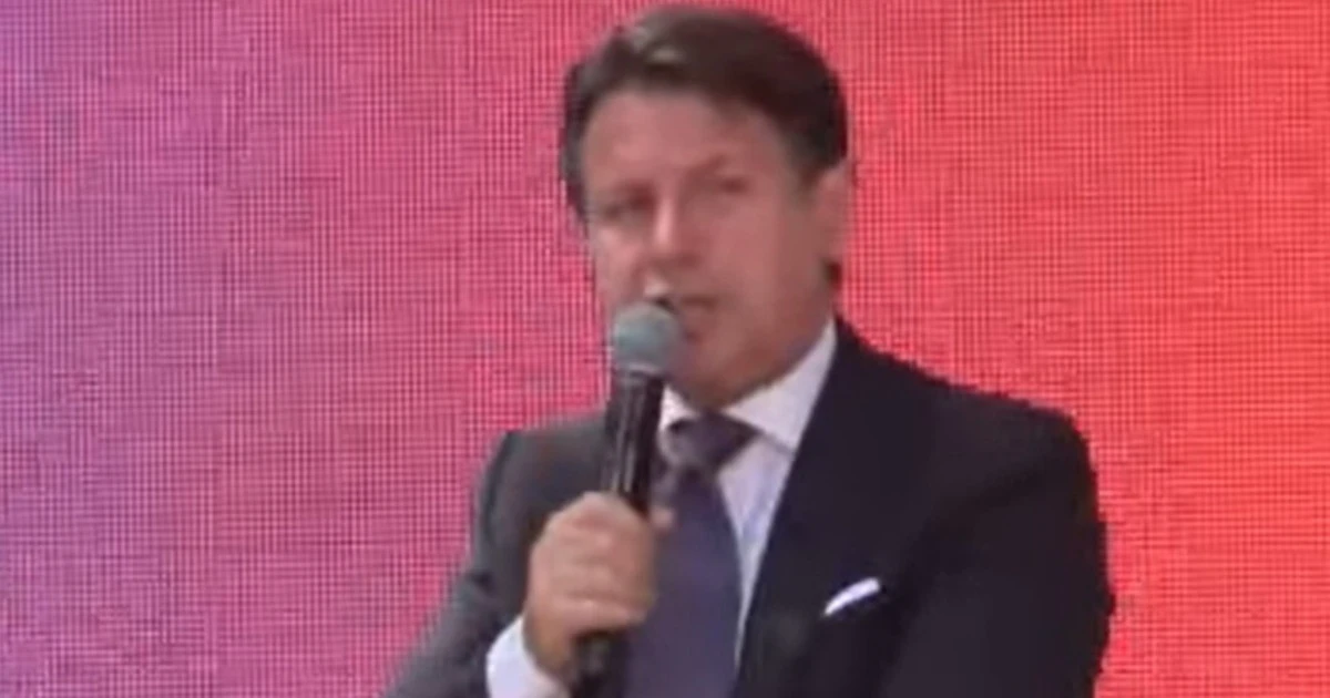 Giuseppe Conte, gaffe sul coronavirus: "In Italia 135mila morti". E il Tg1 non rettifica