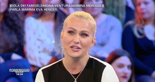 Pomeriggio 5, rivelazione-bomba di Barbara D'Urso: "Eva Henger tre ore in procura", ecco chi trema