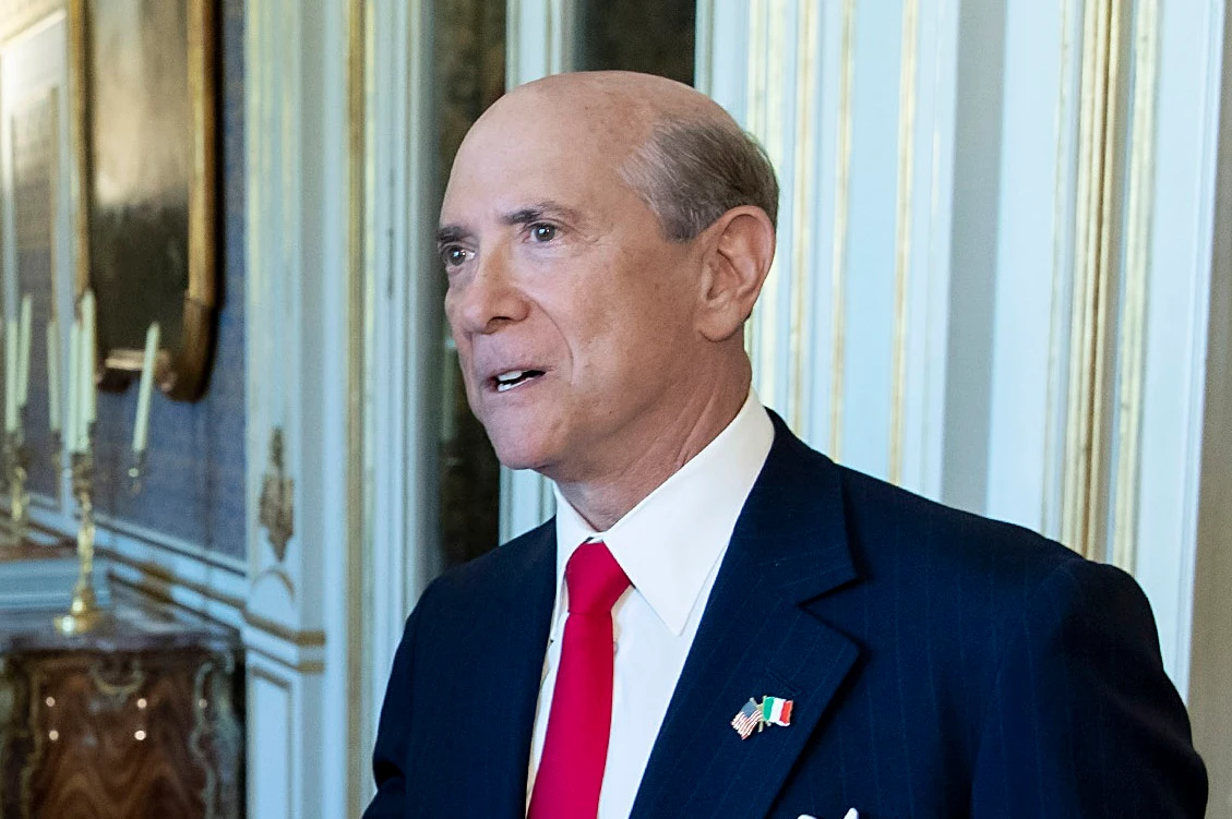Lewis Eisenberg, l'ambasciatore di Donald Trump schiaffeggia l'Europa: "Italia, quintessenza della democrazia"