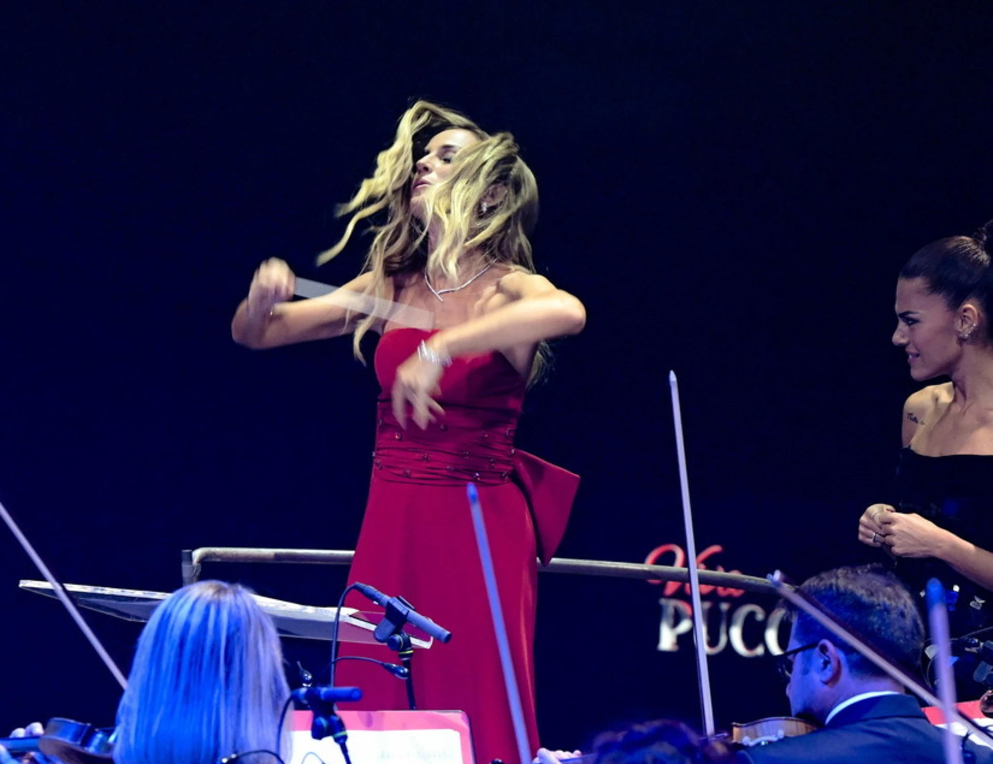 Beatrice Venezi, i sindacati vogliono anche un'altra testa: situazione fuori controllo