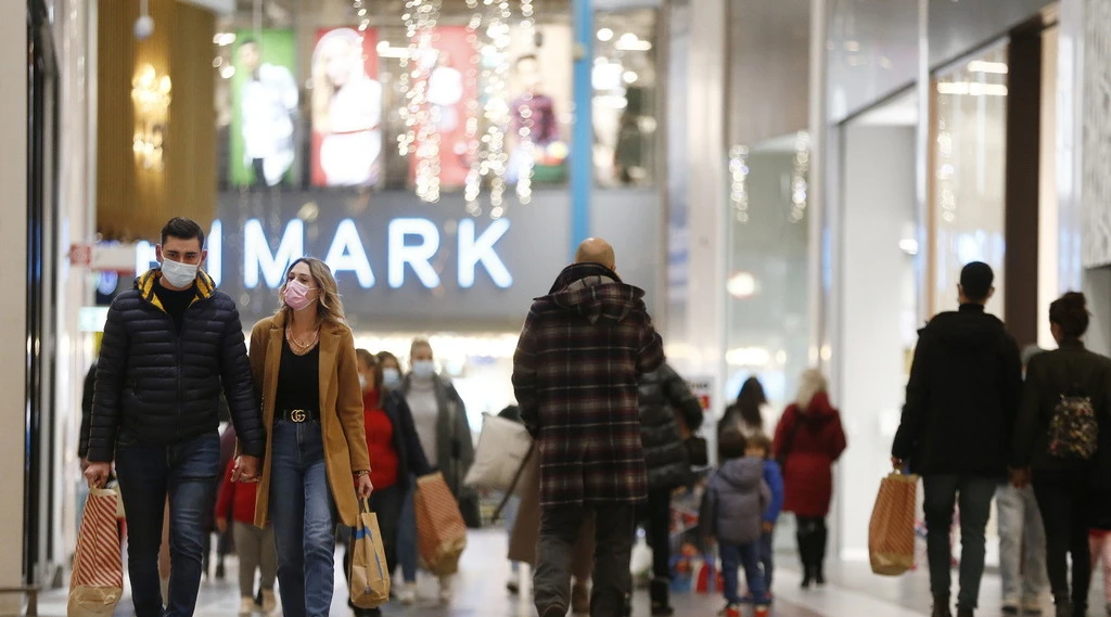 Covid, altre tre Regioni in zona gialla: ecco per chi cambia il Natale
