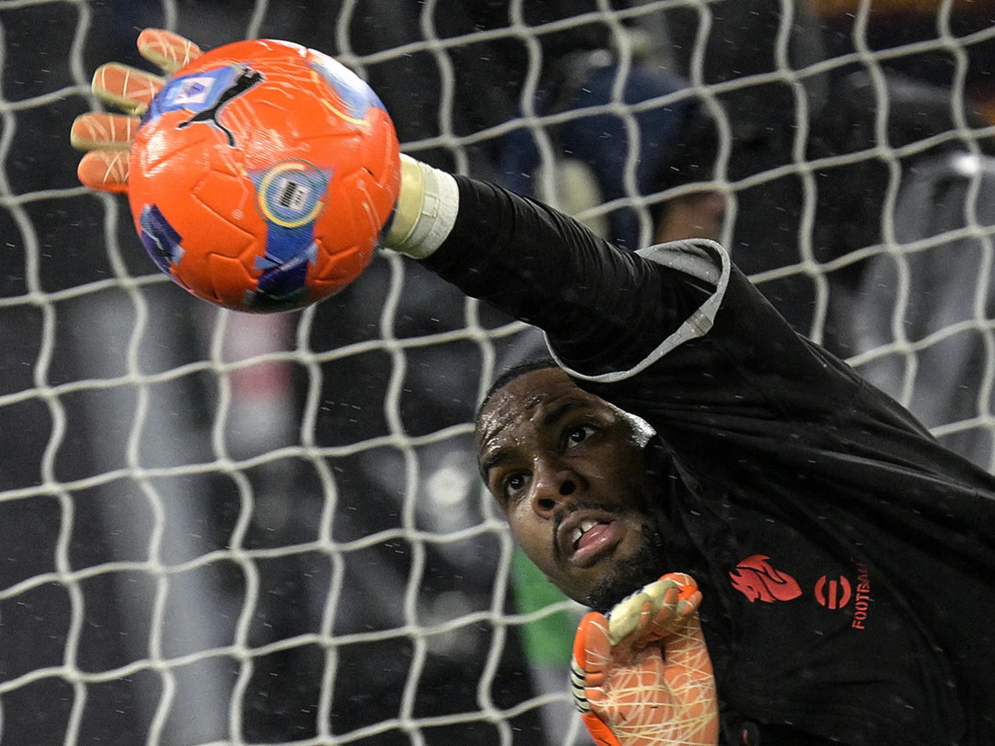 Milan, "mancanza di rispetto": la furia dei tifosi su Maignan