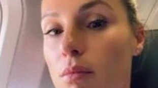 Michelle Hunziker, fiamme e sventura in aereo:"Voglio andare a casa"