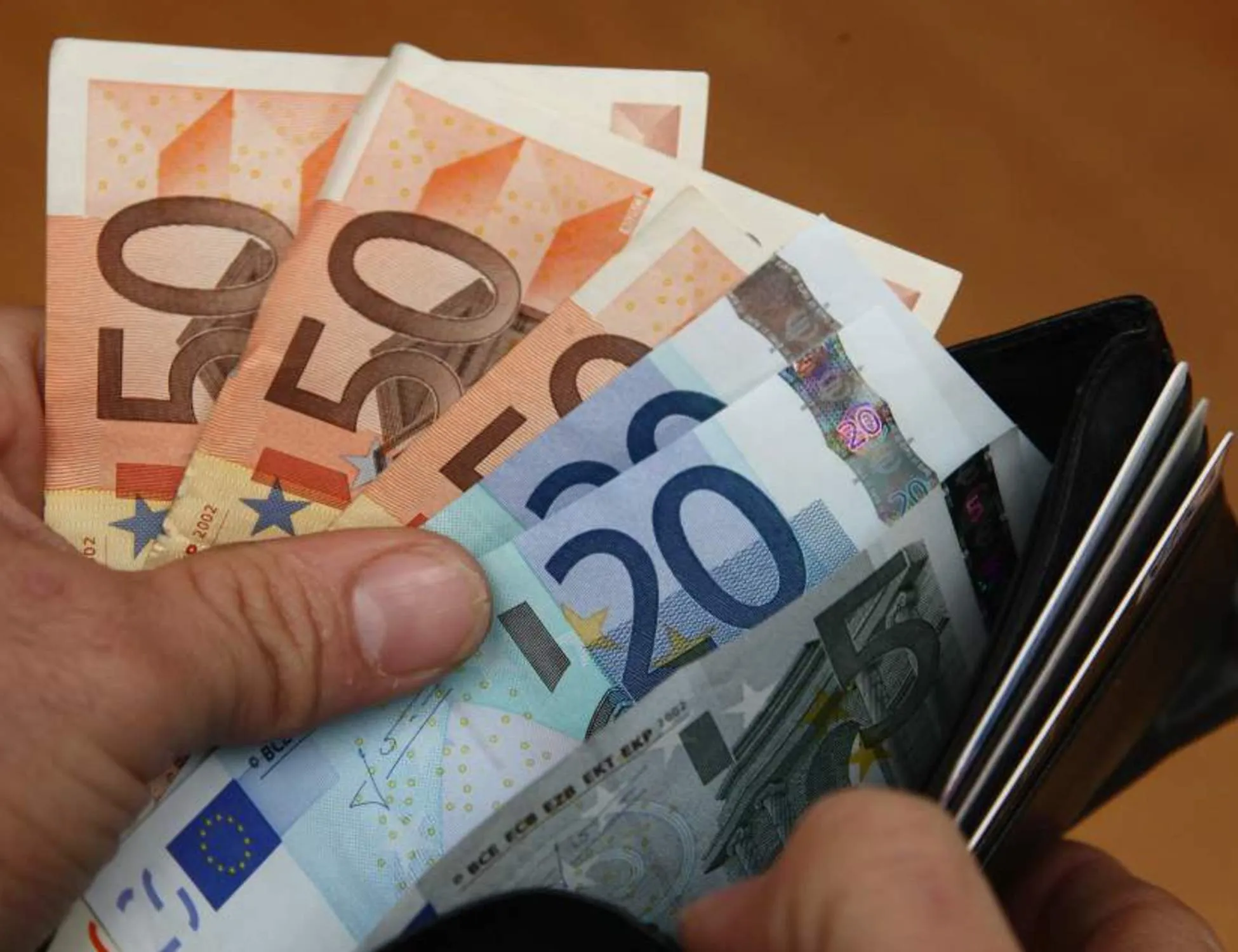 Leggi l'articolo: Bonus, quelli che non chiede nessuno e che possono far risparmiare centinaia di euro